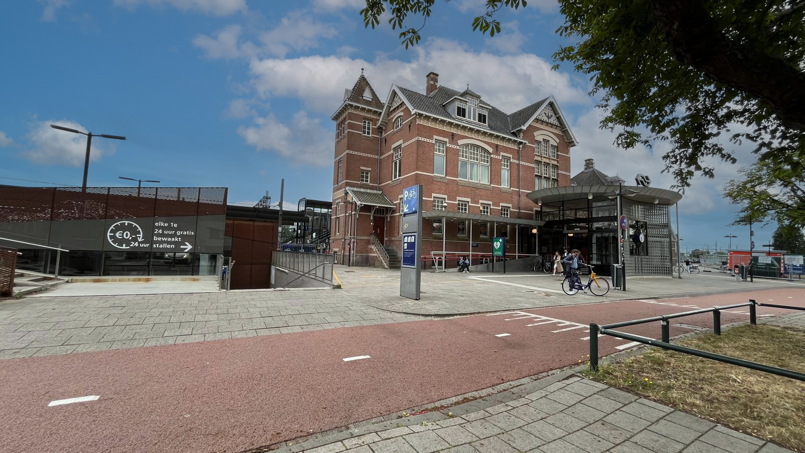 Fietsendiefstal bij station Woerden