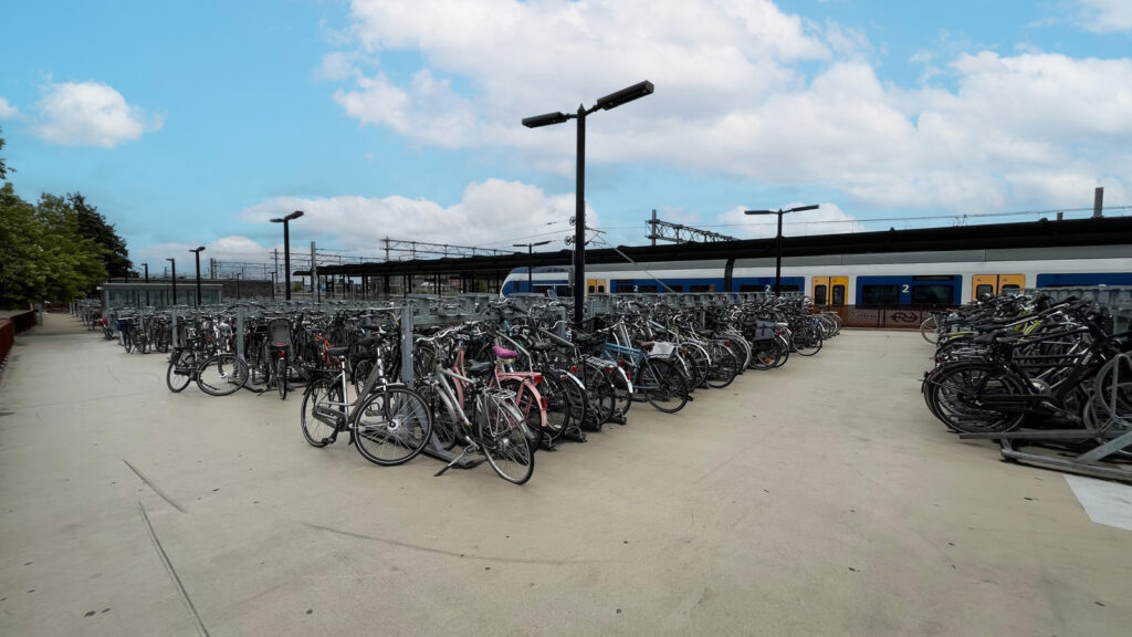Fietsendiefstal bij station Woerden